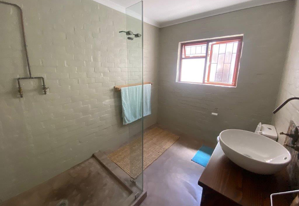 En-suite bathroom at Port Nature Houtbay