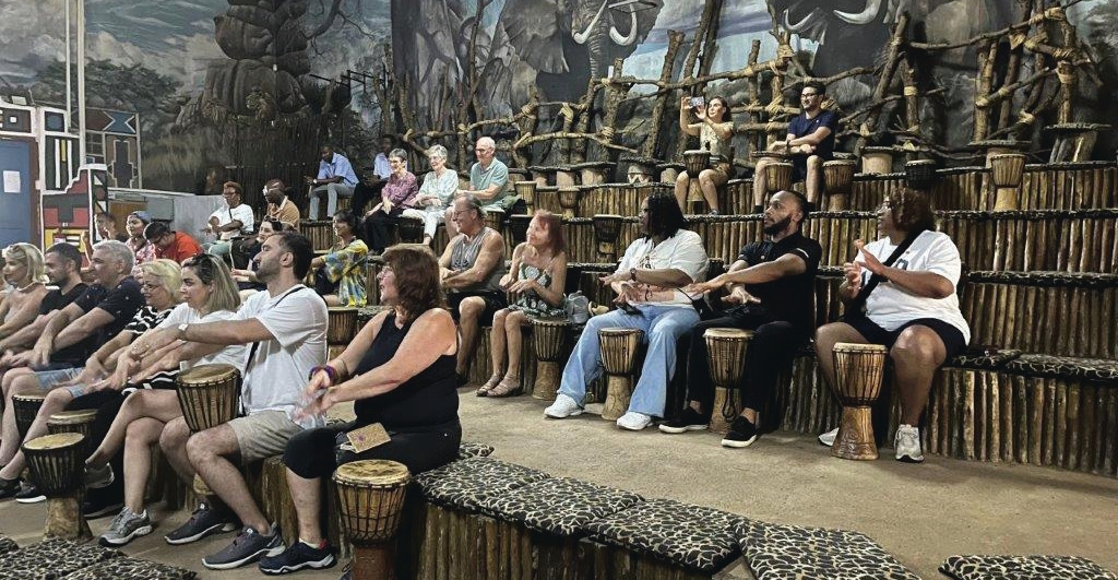 Lofty and Amanda with guests and safari guide – Southern Kruger Safaris