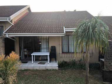 Palm Beach Chalets garden and outdoor area – KZN South Coast