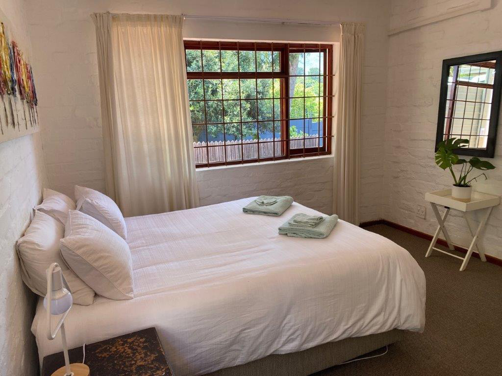 Bedroom at Port Nature Houtbay – Joxilox Cape research January 2024